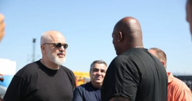 Stadiumi i koncertit të Kanye West/ Kryeministri inspektim në ambientin që do të mikpresë spektatorë nga 80 shtete