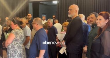 Mes dhimbjes dhe nderimeve, Rama i bashkohet homazheve për gazetarin Enrik Mehmeti