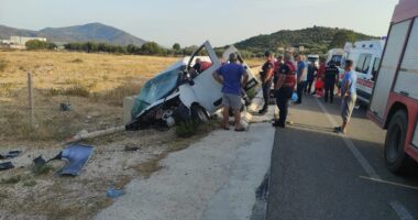 Aksident në aksin Vlorë-Llogara/ Furgoni del nga rruga, raportohet për një viktimë dhe 5 të plagosur
