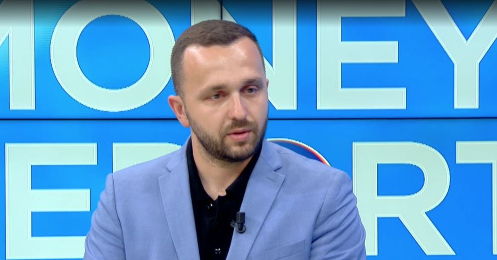 turizmi-i-uritur-per-punonjes-eksperti-sezoni-turistik-ka-kaluar-pritshmerite-por-mungojne-punonjesit-e-kualifikuar