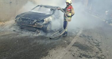 Vlorë/ Përfshihet nga flakët automjeti