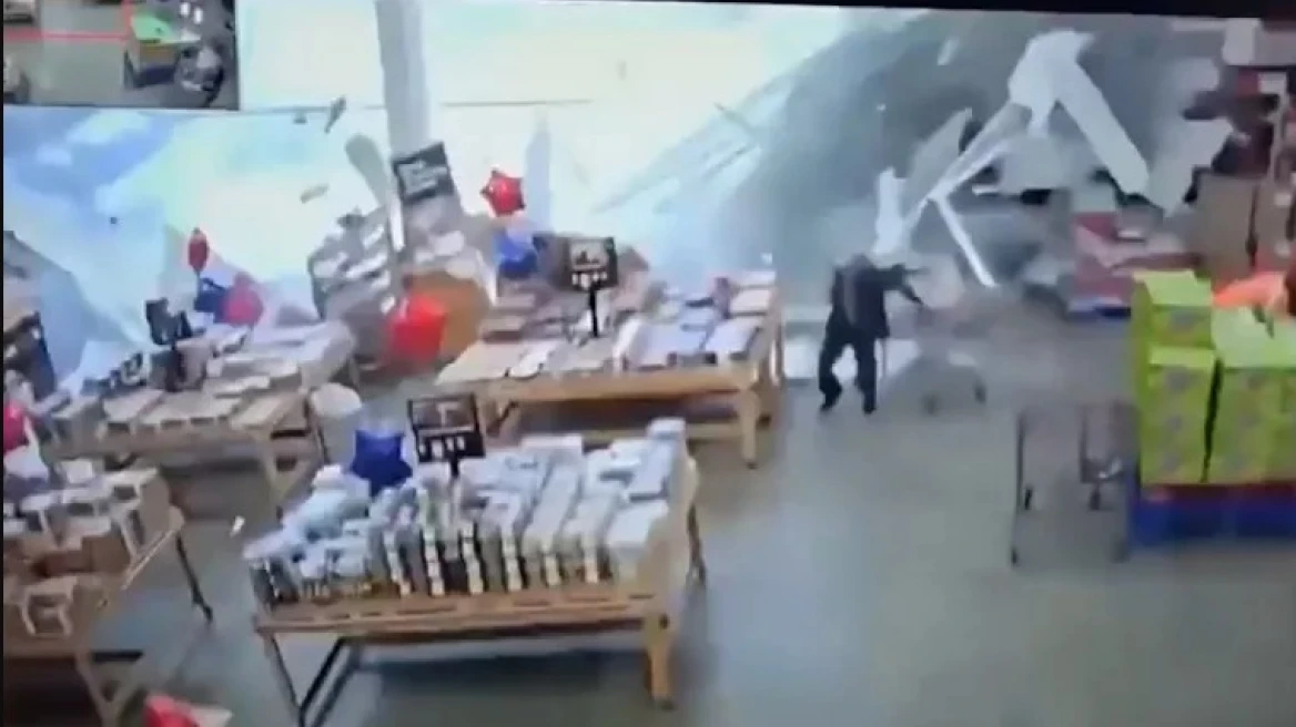 VIDEO  Momenti kur shembet çatia e një supermarketi në New Jersey  në godinë ndodheshin 27 persona