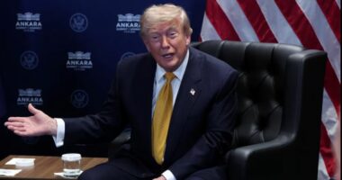Trump: Irani nuk është më fuqia që ishte, udhëheqësit mund të jenë eliminuar