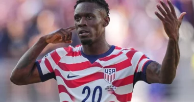 Polemika pasi FIFA fali amerikanin/ Folarin Balogun mund të luajë ndaj Belgjikës, i hiqet i kuqi