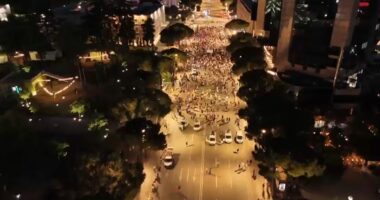 Dita e 32-të e protestës/ Pamjet me dron, ja pjesëmarrja në Bulevard
