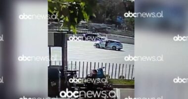 VIDEO/ Aksidenti i rëndë në afërsi të TEG-ut, momenti kur betonierja përplaset me makinën dhe bie nga mbikalimi