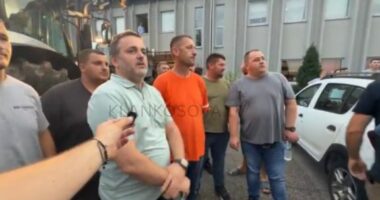 Protesta e fermerëve, ankohen për mbylljen e “Vitës”: Ne na marrin në qafë, shteti i pari