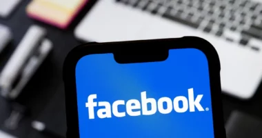 Bie platforma e “Facebook”/ Faqja nuk funksionon, raportohet mijëra ankesa nga përdoruesit