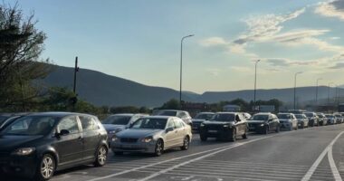 Fluks në Morinë/ Numër i madh i shtetasve nga Kosova në drejtim të Shqipërisë