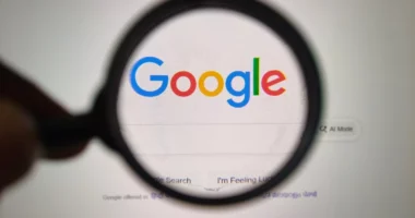 BE gjobit Google me 890 milionë euro për shkelje të rregullave të konkurrencës