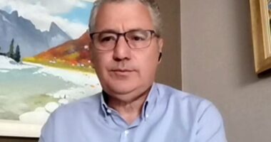 Minxhozi: Opozita nuk e ka më Zvërnecin në qendër të saj, protesta po kthehet më shumë në dekor
