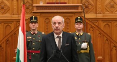 Amendament kushtetues në Hungari për largimin e presidentit
