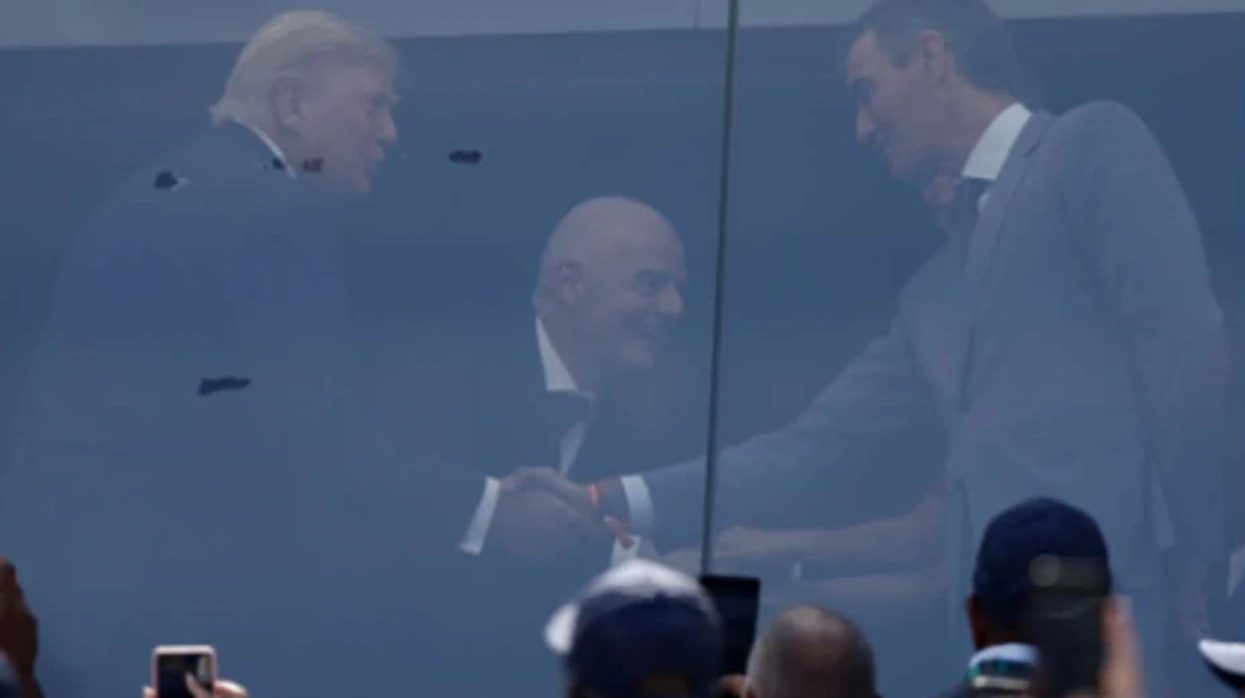 Trump dhe Sanchez shtrëngojnë duart në finalen e Botërorit  lënë pas tensionet