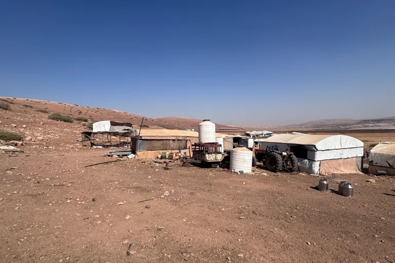  Fija e Kuqe  izraelite  barriera 22 kilometra që po izolon palestinezët