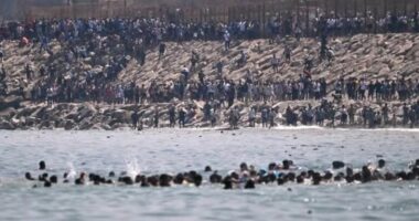 Spanja dërgon ushtrinë në Ceuta pas hyrjes masive të emigrantëve