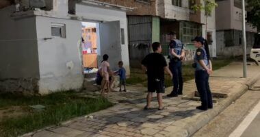 E rëndë në Korçë/ Plagos me thikë 18-vjeçarin, arrestohet njerku
