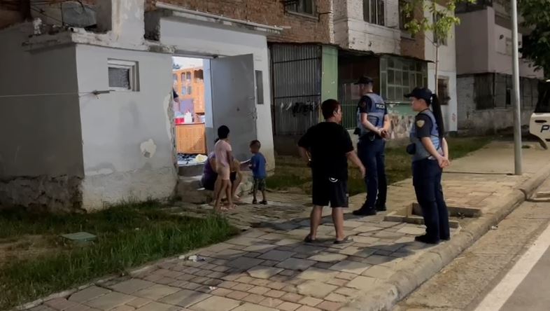 E rëndë në Korçë  Plagos me thikë 18 vjeçarin  arrestohet njerku
