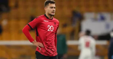 “Muçi, lojtar për elitën angleze”/ Ish-trajneri i Kombëtares, Sylvinho, lavdëron lojtarin kuqezi