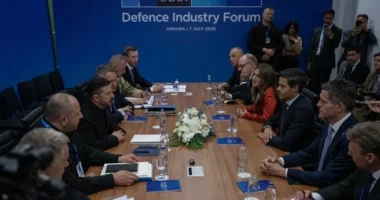 Ukraina dhe Holanda firmosin marrëveshje për mbrojtjen në Ankara