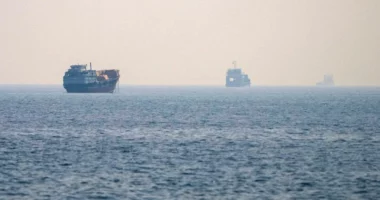 Irani përshpejton eksportet e naftës mes tensioneve në Gjirin Persik
