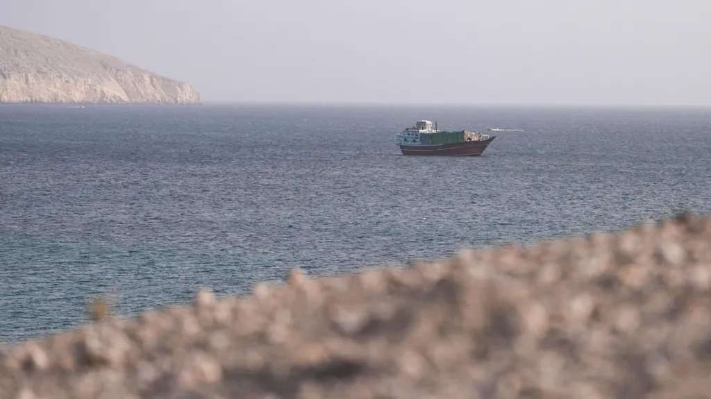 SHBA godet Iranin për të gjashtën natë radhazi  përshkallëzohet kriza në Ngushticën e Hormuzit