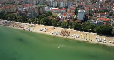 Pogradec, shtohen plazhet publike/ Bashkia: 60 përqind e vijës liqenore, pa pagesë për pushuesit