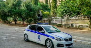 Plagosje buzë Akropolit/ Sulm me thikë, plagosen dy turistë amerikanë