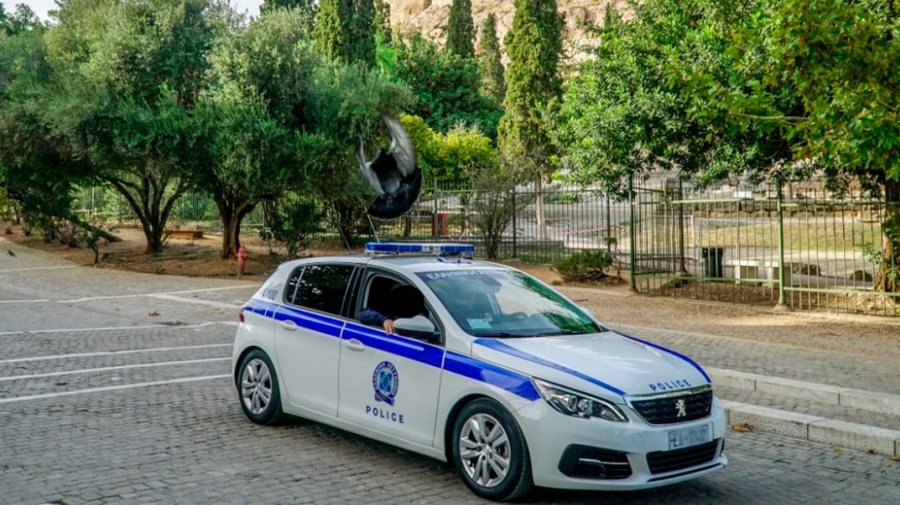 Plagosje buzë Akropolit  Sulm me thikë  plagosen dy turistë amerikanë