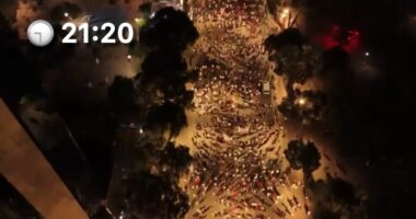 Protesta e 45 e qytetarëve/ Protestuesit në shesh në orën 21:20, ABC News sjell pamjet reale