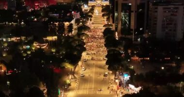 Protesta në ditën e 36/ Ja pjesëmarrja e qytetarëve në bulevard në orën 21:00