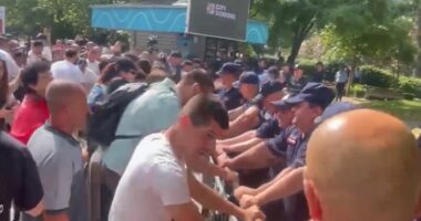 “Protestuesi nuk u dhunua”/ Avokati i Popullit: Protestuesi nuk është goditur në ambientet e policisë