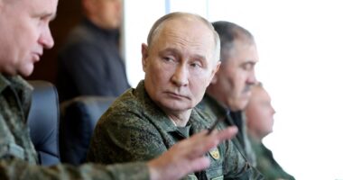 Shefi i CIA: Trupat e Putin nuk rezistojnë më shumë se 30 minuta në fushën e betejës