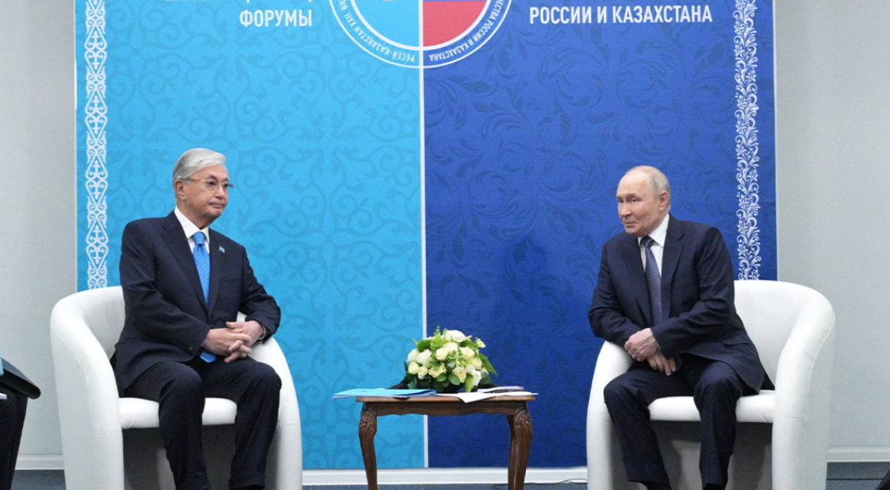presidenti-i-kazakistanit-putinit-ndalini-luftimet-ne-ukraine-video