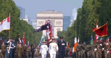 Franca kremton ditën e Bastijes/ Paradë në Paris, marrin pjesë liderë të njohur europianë