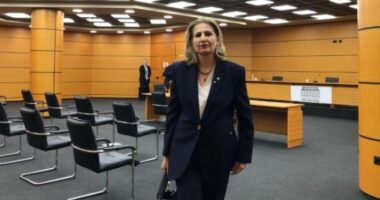 Gara për Prokurorin e Përgjithshëm, dorëzon kandidaturën Rovena Zoto