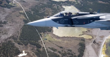 Suedia porosit 16 aeroplanë Gripen E për Ukrainën