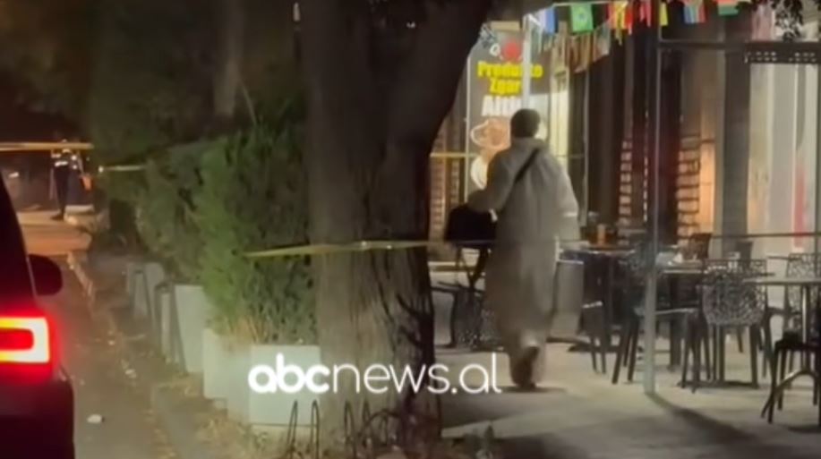 Elbasan  Qëllohet me armë në drejtim të 3 personave në një lokal  autori në kërkim  EMRAT 
