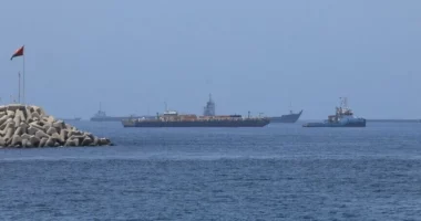Alarmi i ri/ Mbeten të bllokuar mbi 6000 detarë në Gjirin Persik për shkak të sulmeve në Hormuz