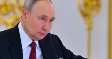 Putin: Rusia po zhvillohet pavarësisht presionit nga “Perëndimi kolektiv”