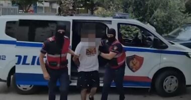 Shisnin drogë në plazhe dhe zona të ndryshme të Durrësit, arrestohen dy persona