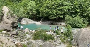 “Muaji i mjaltit” në Valbonë/ Veriu i vendit, destinacioni i preferuar i turistëve nga SHBA