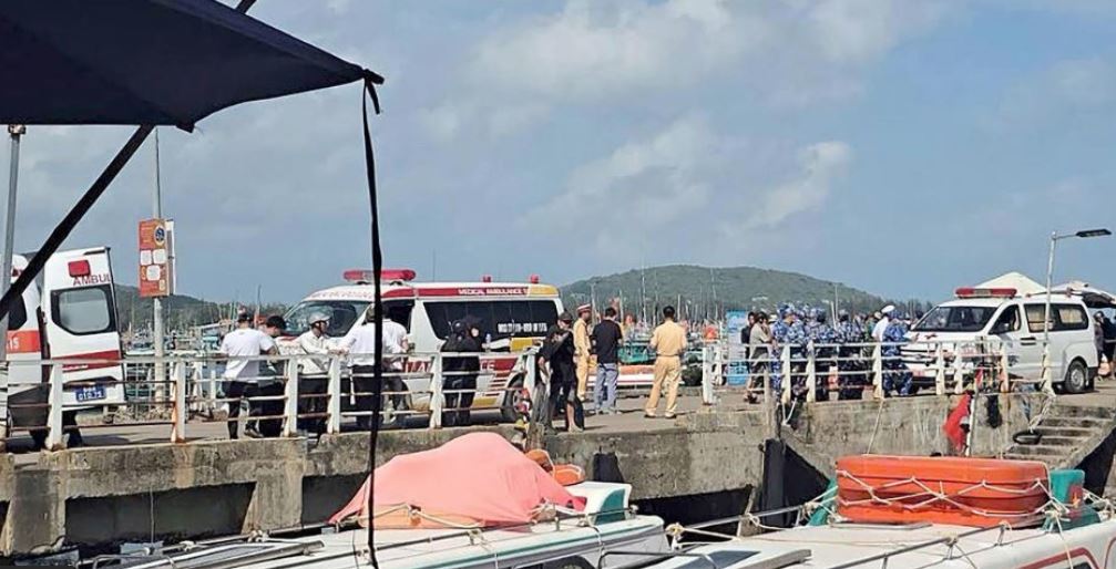 Tragjedi në Vietnam  15 turistë humbin jetën pasi varka e tyre përmbytet në det