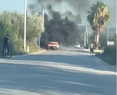 Përfshihet nga flakët automjeti në Novoselë
