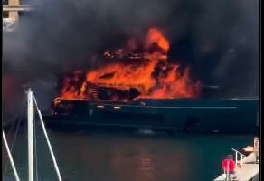 Përfshihen nga flakët dy anije në Marsejë, lëndohen 14 persona