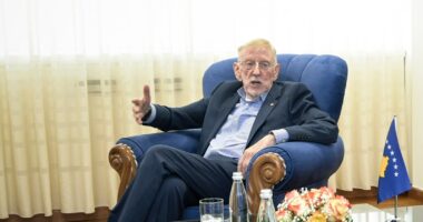Walker paralajmëron thellim të përçarjes në Kosovë, nëse partitë nuk bashkohen për presidentin