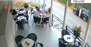 Të shtëna në ajër në Mullet, arrestohet 53-vjeçari/ Momenti kur kanosi me armë 23-vjeçarin (VIDEO)