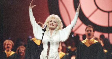 “Një vajzë e varfër, një kitarë dhe një ëndërr”/ Dolly Parton, mbretëresha e muzikës që pushtoi botën