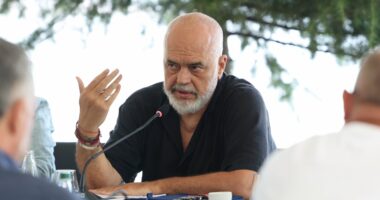 Rama “skicon” Shqipërinë Sociale/ Kryeministri paralajmëroi një sërë nismash për strehimin dhe çmimet: Nis raport i ri qytetar-shtet dhe shtet-qytetar