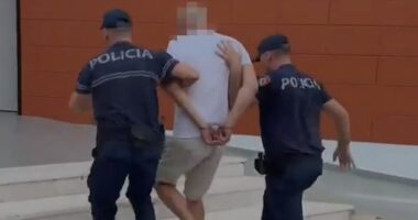 Elbasan/ Tentoi të vriste një person me armë zjarri, policia arreston autorin 52-vjeçar