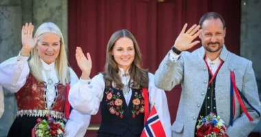 Kush është mbreti i ri i Norvegjisë?/ Haakon VIII, dashuria që sfidoi monarkinë dhe familja në qendër të skandaleve